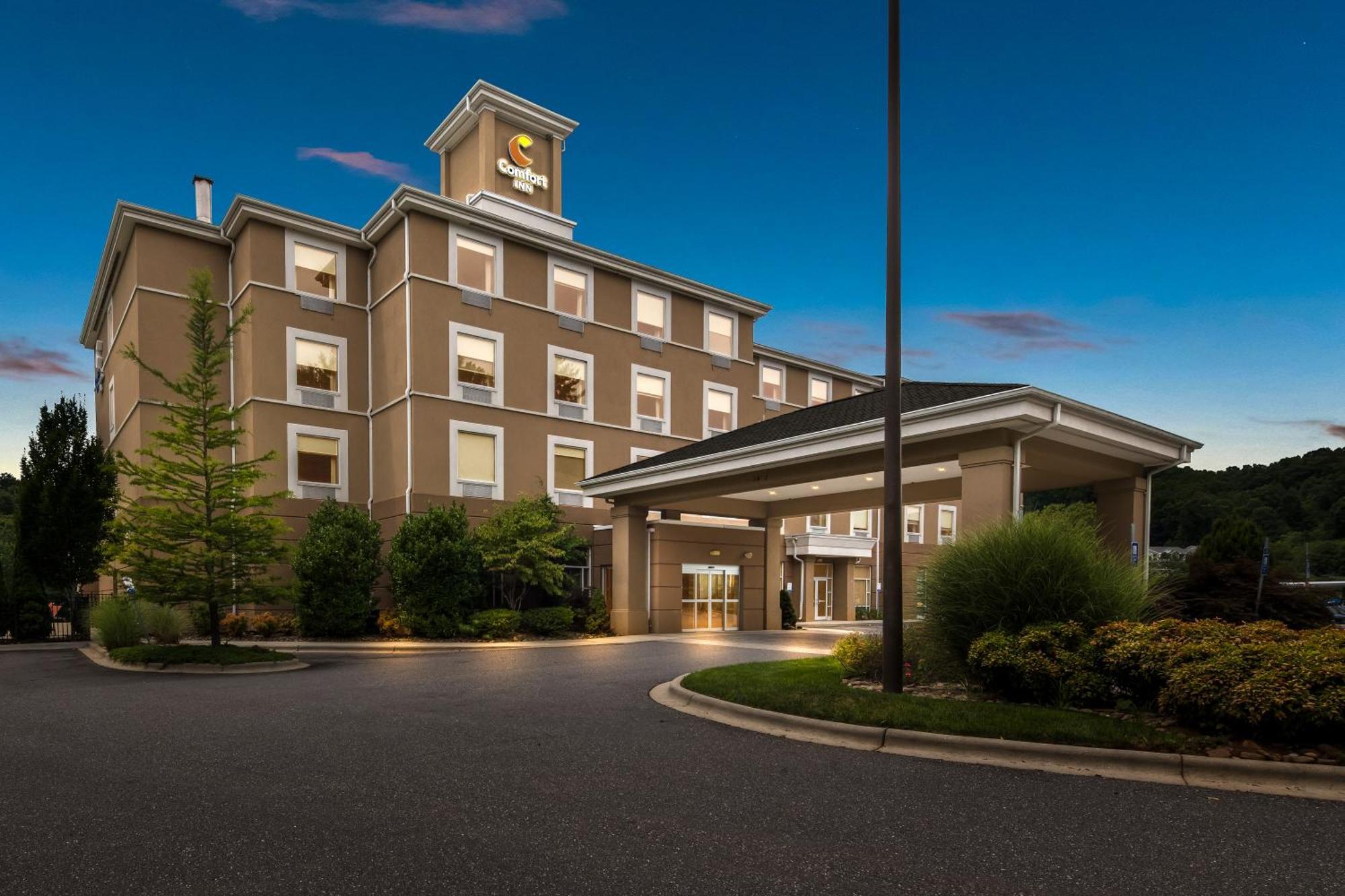 Comfort Inn Sylva - Cullowhee Dillsboro Exterior photo